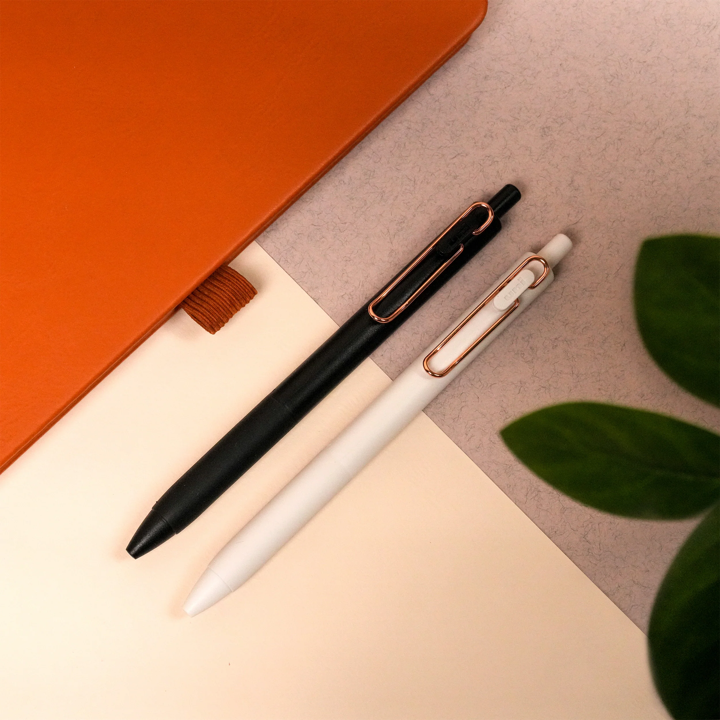 uniball™ ONE Retractable Gel Pen, Limited Edition Gold Clips 7 uniball™ ONE Retractable Gel Pen, Limited Edition Gold Clips