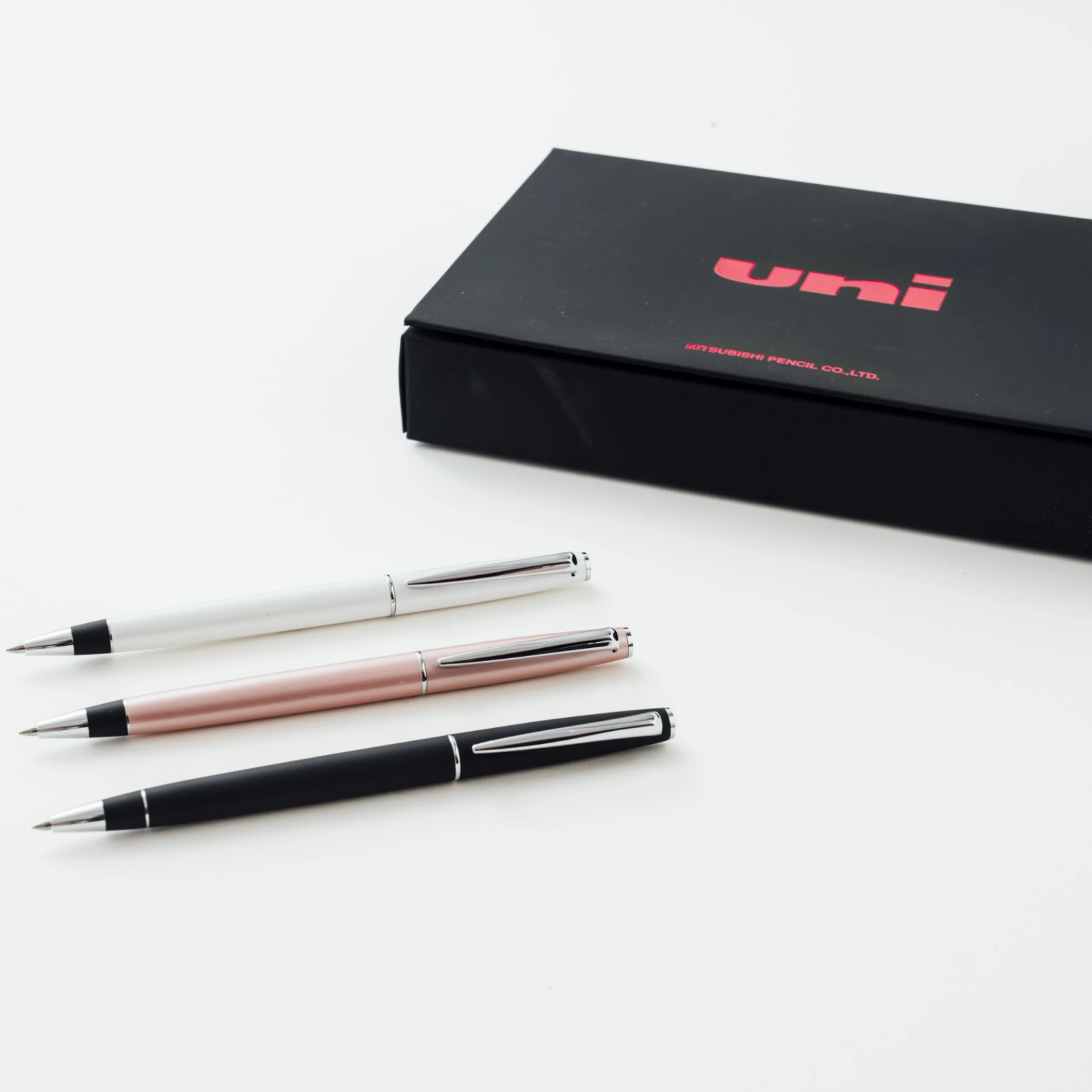uniball™ JETSTREAM Prime Twist Ballpoint Pen, Gift Set 4 uniball™ JETSTREAM Prime Twist Ballpoint Pen, Gift Set
